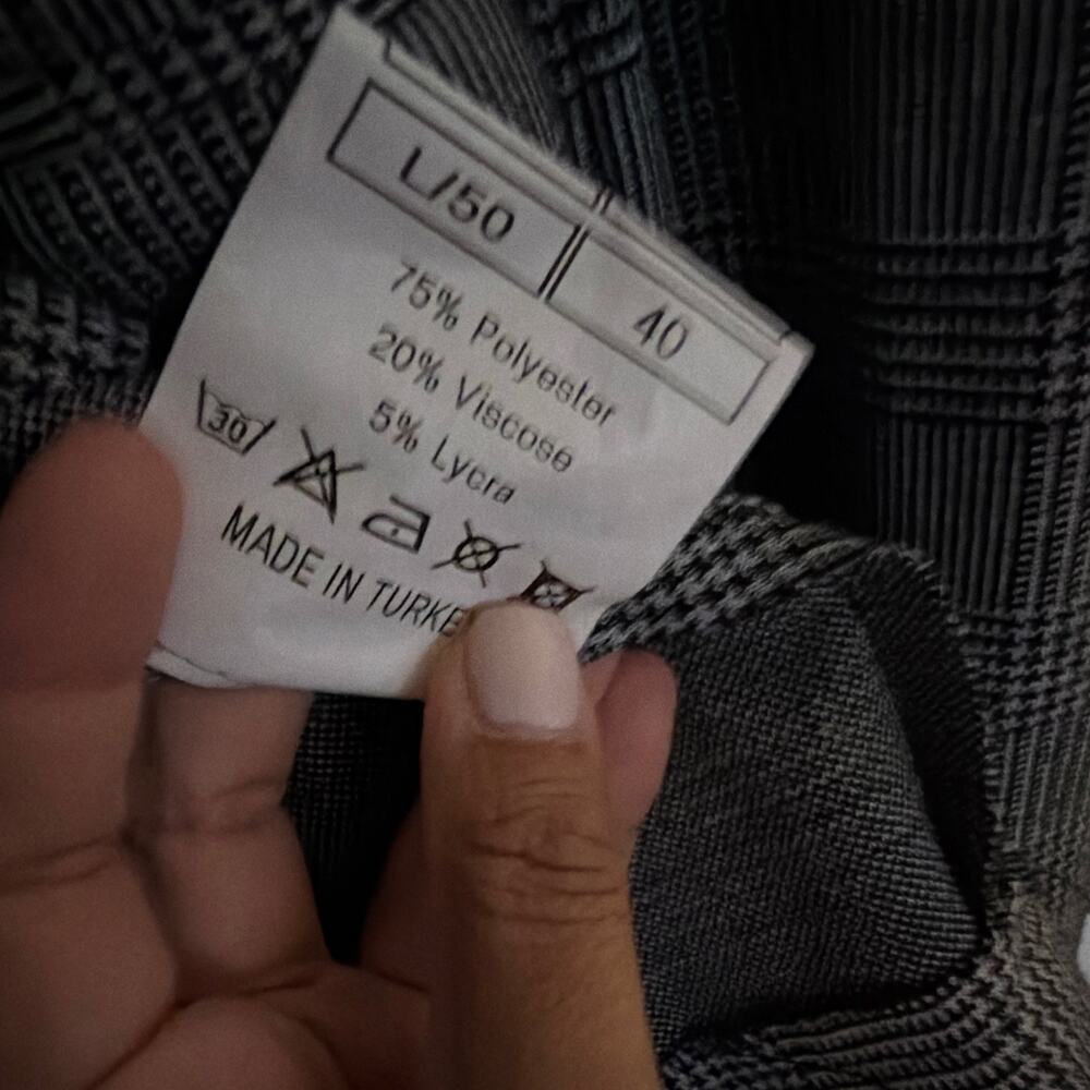 Men's Gray Plaid Slim 2-Piece Suit 40, 32x30, 2-Button, Pockets - Picture 13 of 15